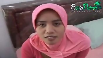video gadis jilbab blowjob crot di mulut